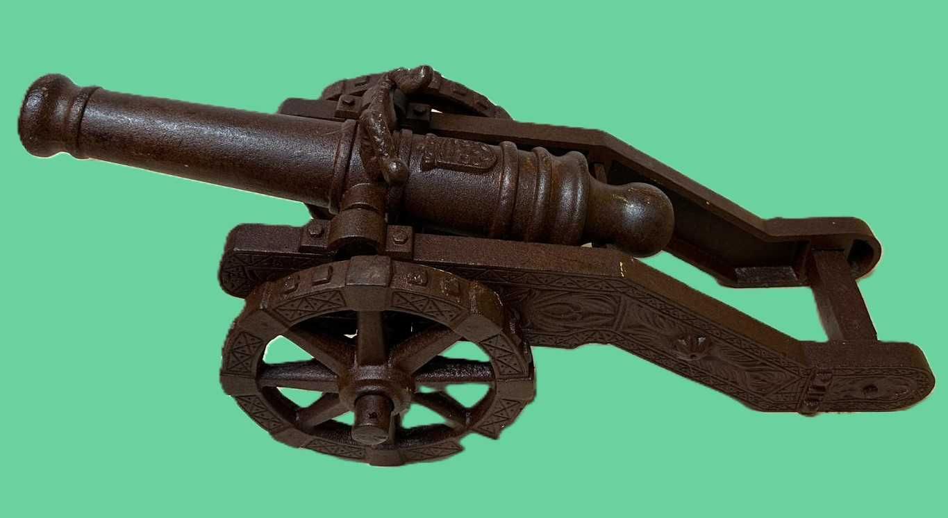Canhão antigo em ferro fundido, replica, pesado e robusto