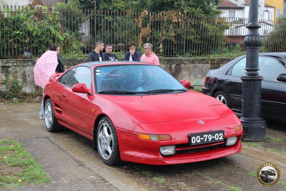 Vendo ou troco Toyota mr2