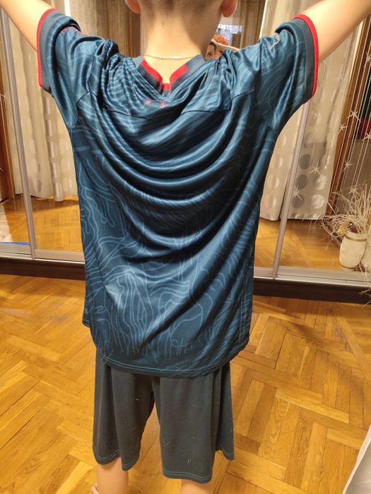 Брендові спортивні футболки