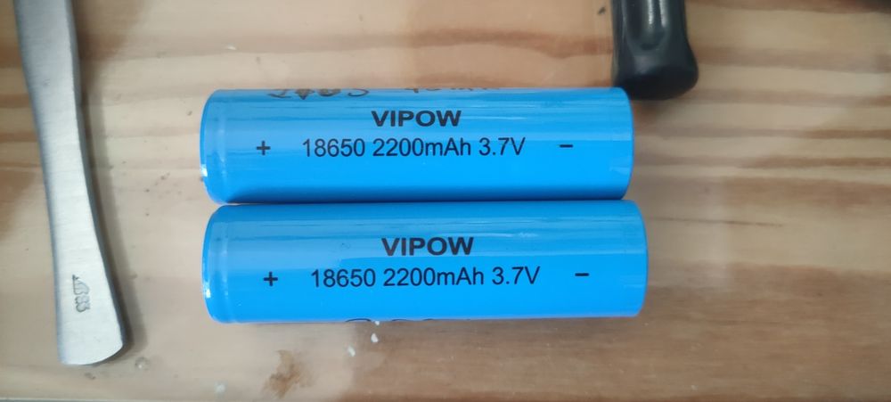 Акумулятор 4400 mAh для радіостанції Motorola dp4400 заряджається від