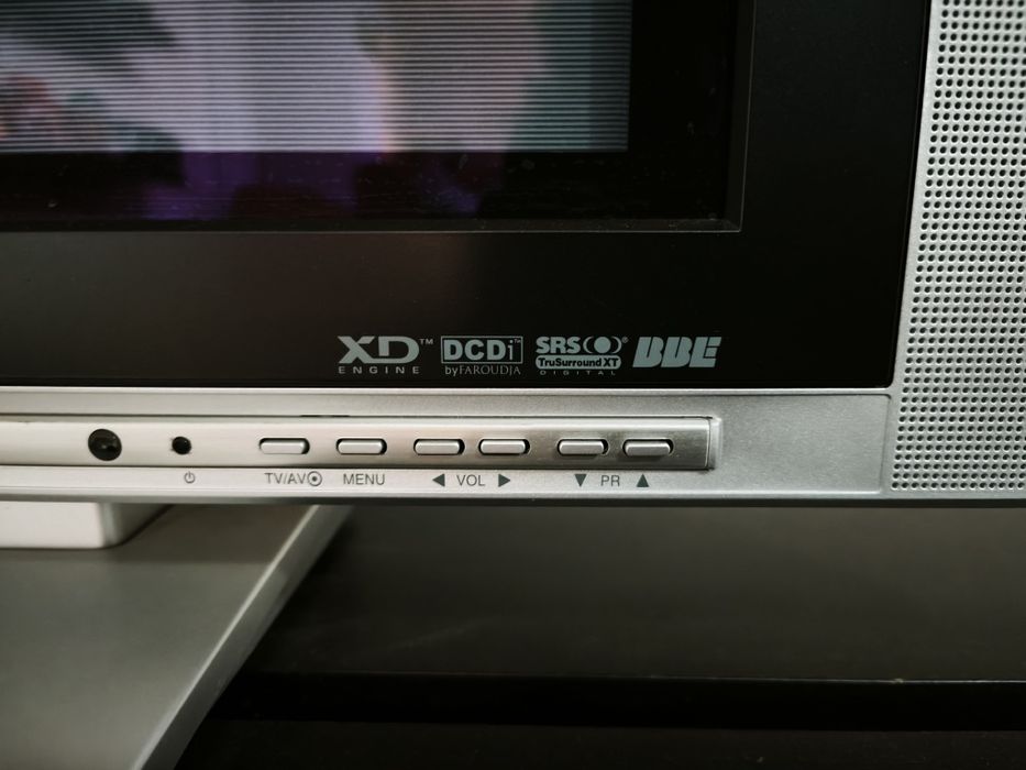 LG Super TV Ecrã Plano 54" - Ideal para Retro-Gaming!