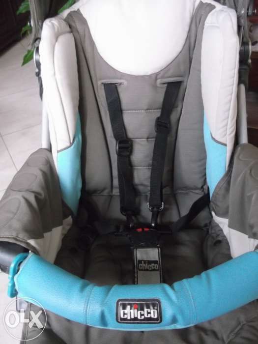 Carrinho bebé Chicco+ovo Chicco com base ISOFIX