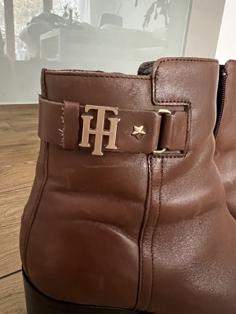 Brązowe skórzane botki Tommy Hilfiger