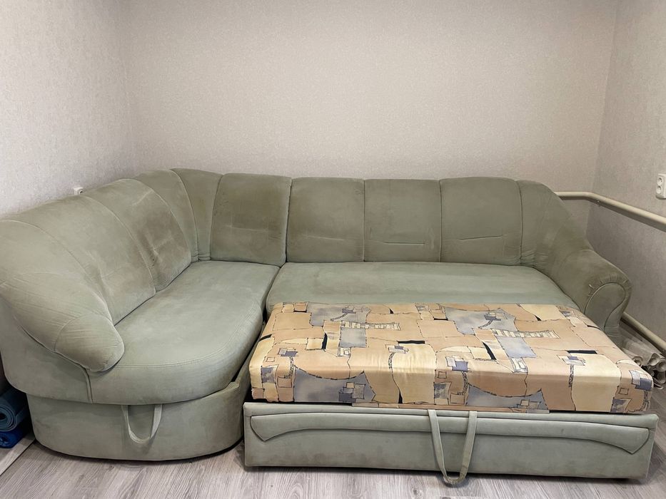 Диван  якісний кутовий вживаний