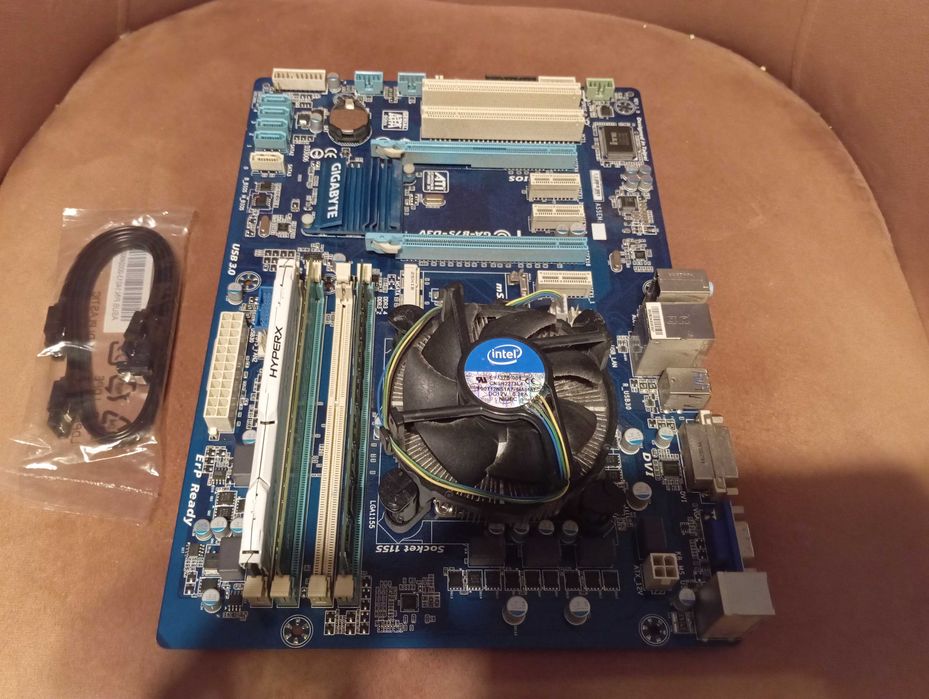 Płyta Główna Gigabyte GA B75 D3V plus Ram DDR3
