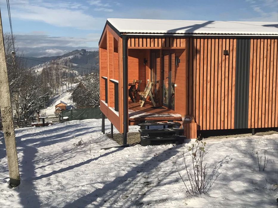 Відпочинок у Карпатах. Котедж "Під лісом".