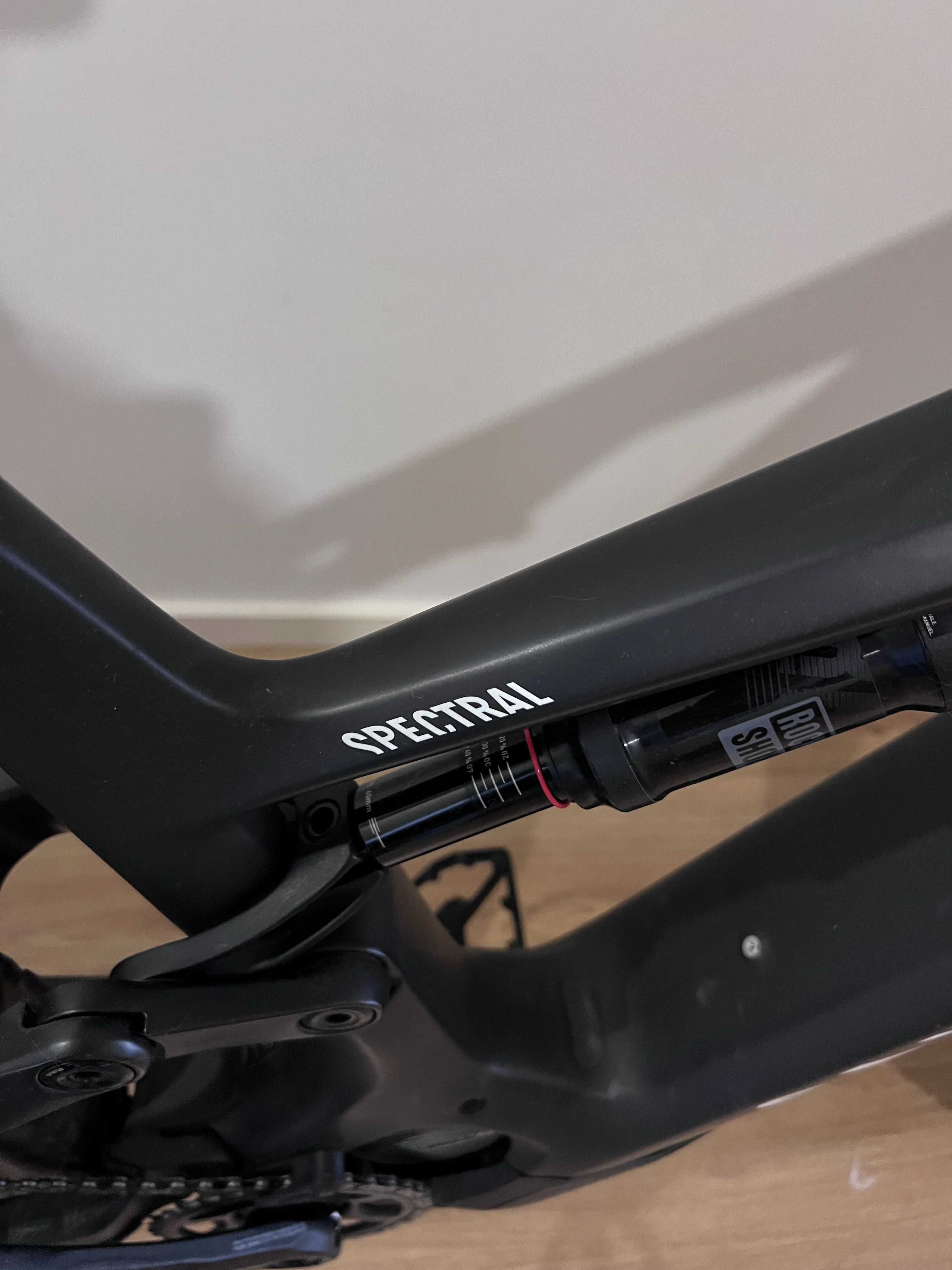 Cannyon Spectral:ON CF 7 Tamanho L - E-MTB Quadro em Carbono