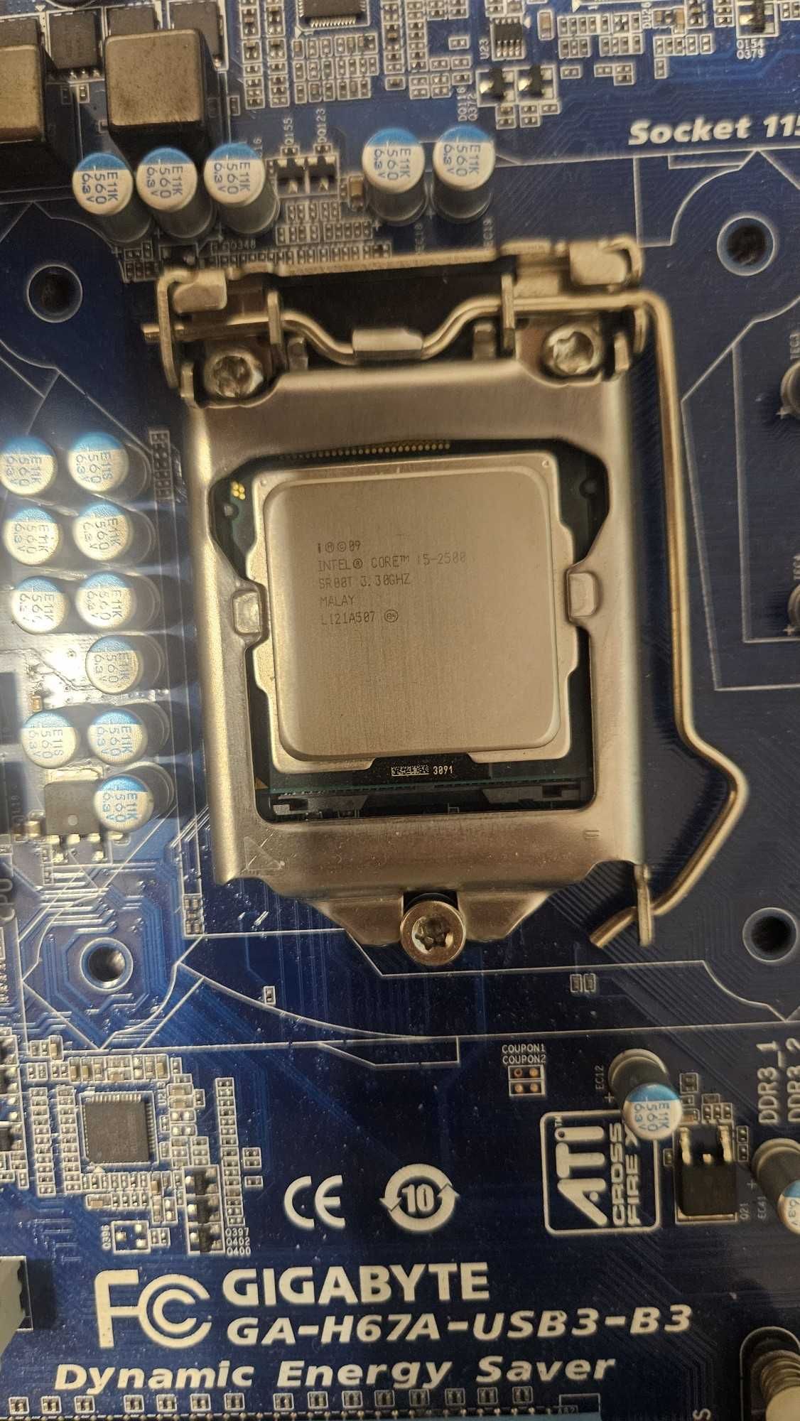 Gigabyte GA-H67A-USB3-B3 Rev 1.0 + UD3H-B3 Rev 1.1 + 2x Intel i5-2500