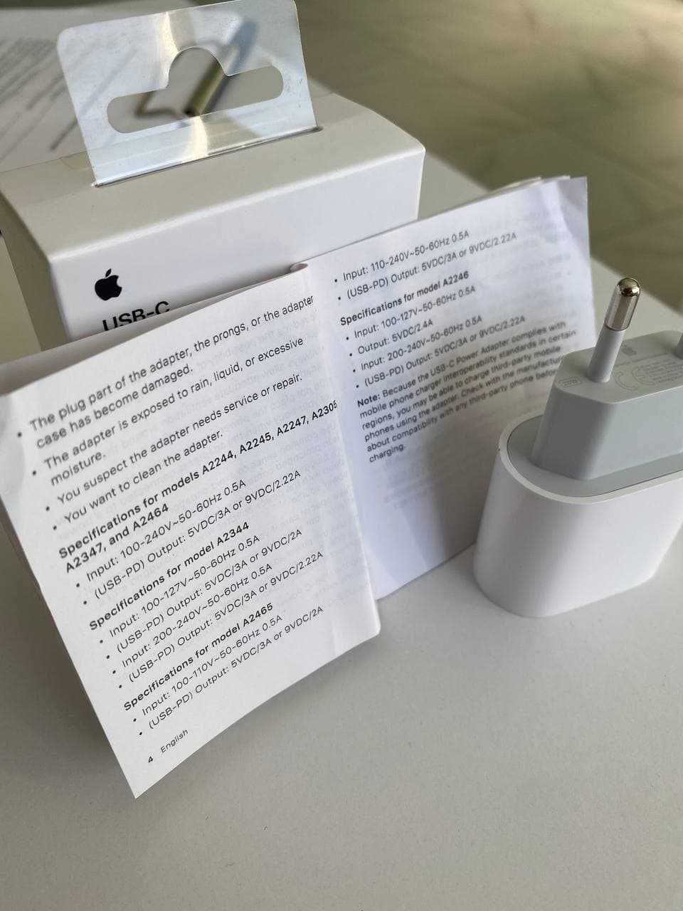 Зарядное устройство адаптер Apple USB-C 20W Power Adapter (MHJE3)