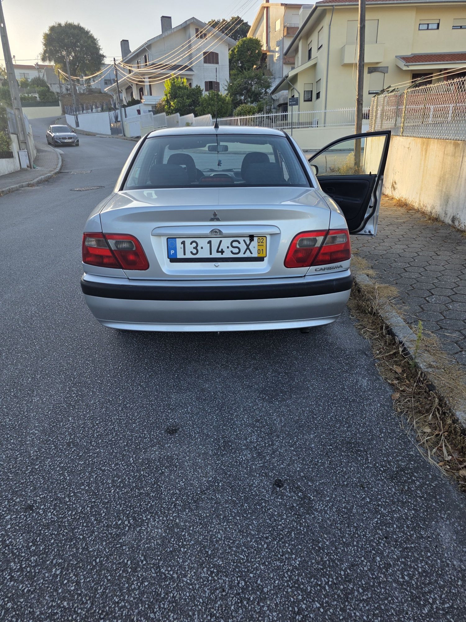 Mitsubishi carisma