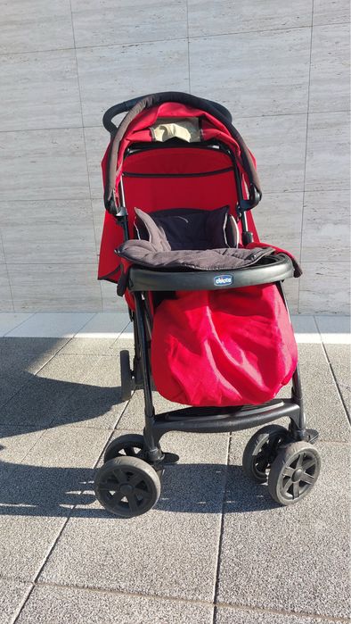 Carrinho de bebé Chicco em muito bom estado