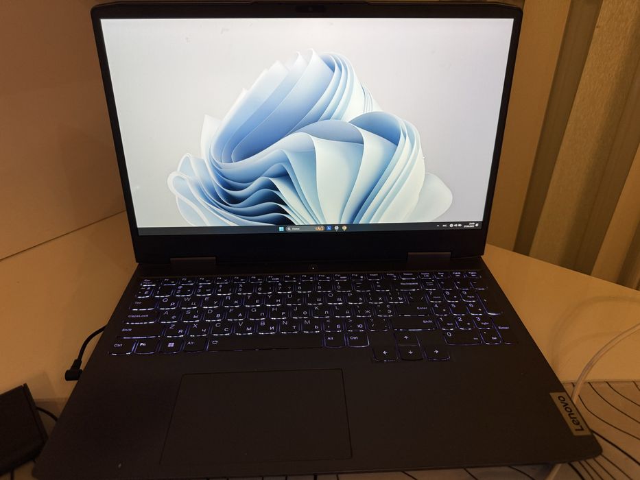 Lenovo Loq 15IRH8