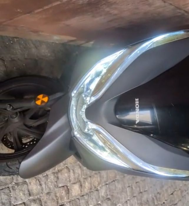 Honda PCX 2019 pronta para o trabalho.