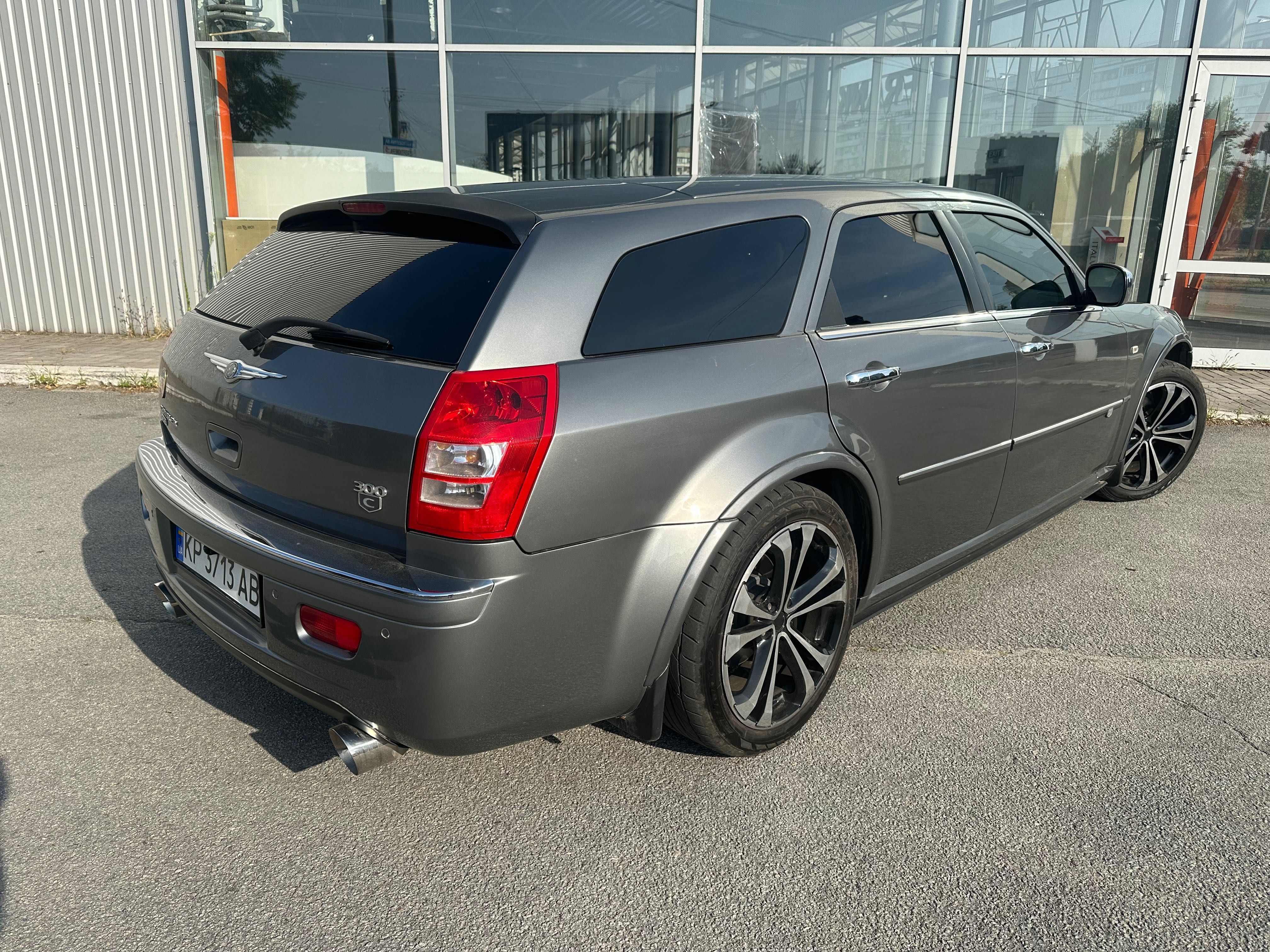 Chrysler 300C Универсал. Signature series.