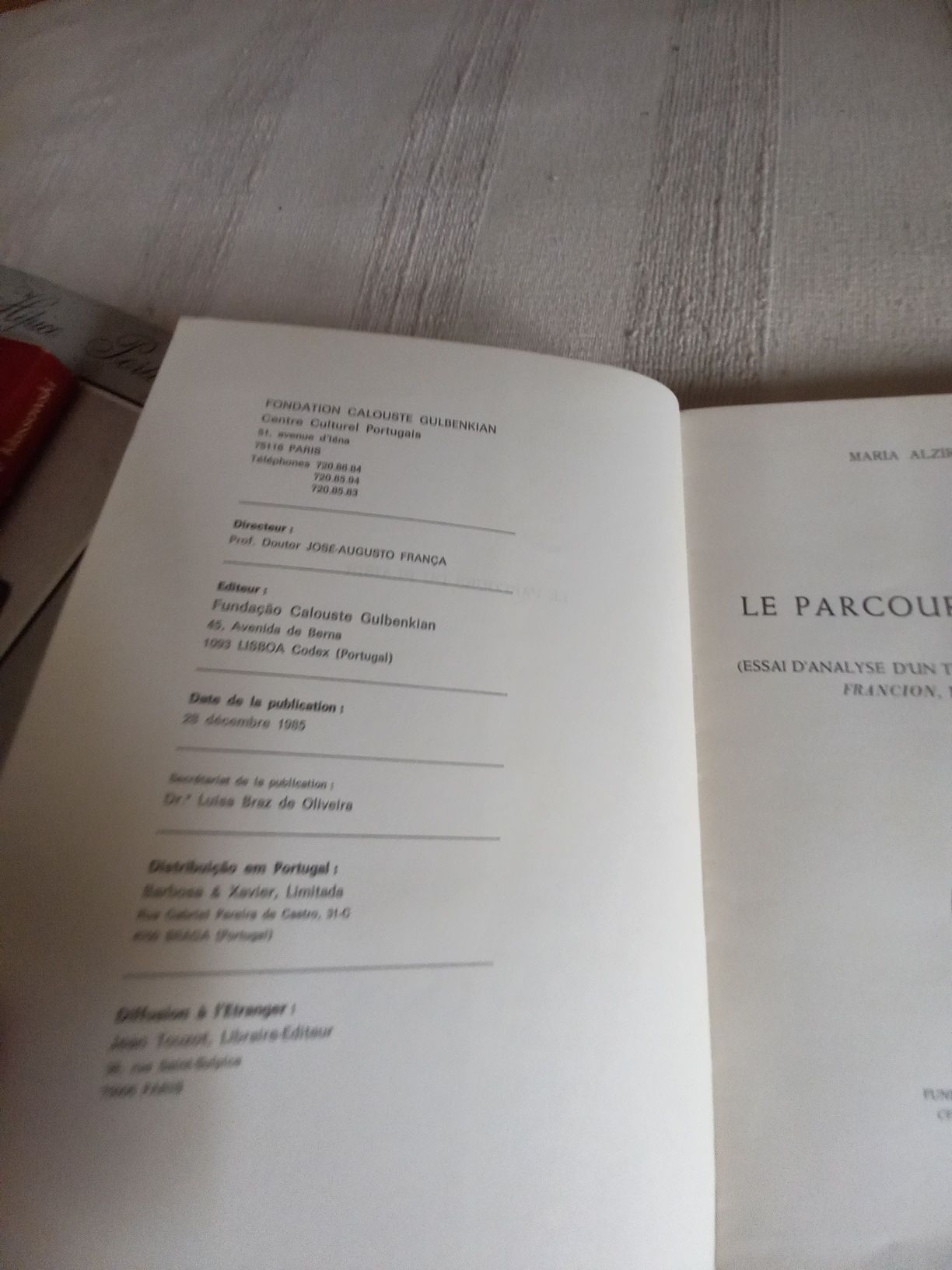 Livro de Maria Alzira seixo em francês Ed Gulbenkian
