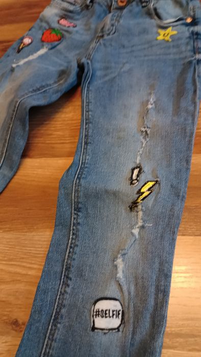 Fajne jeansy dla dziewczynki 140 straight