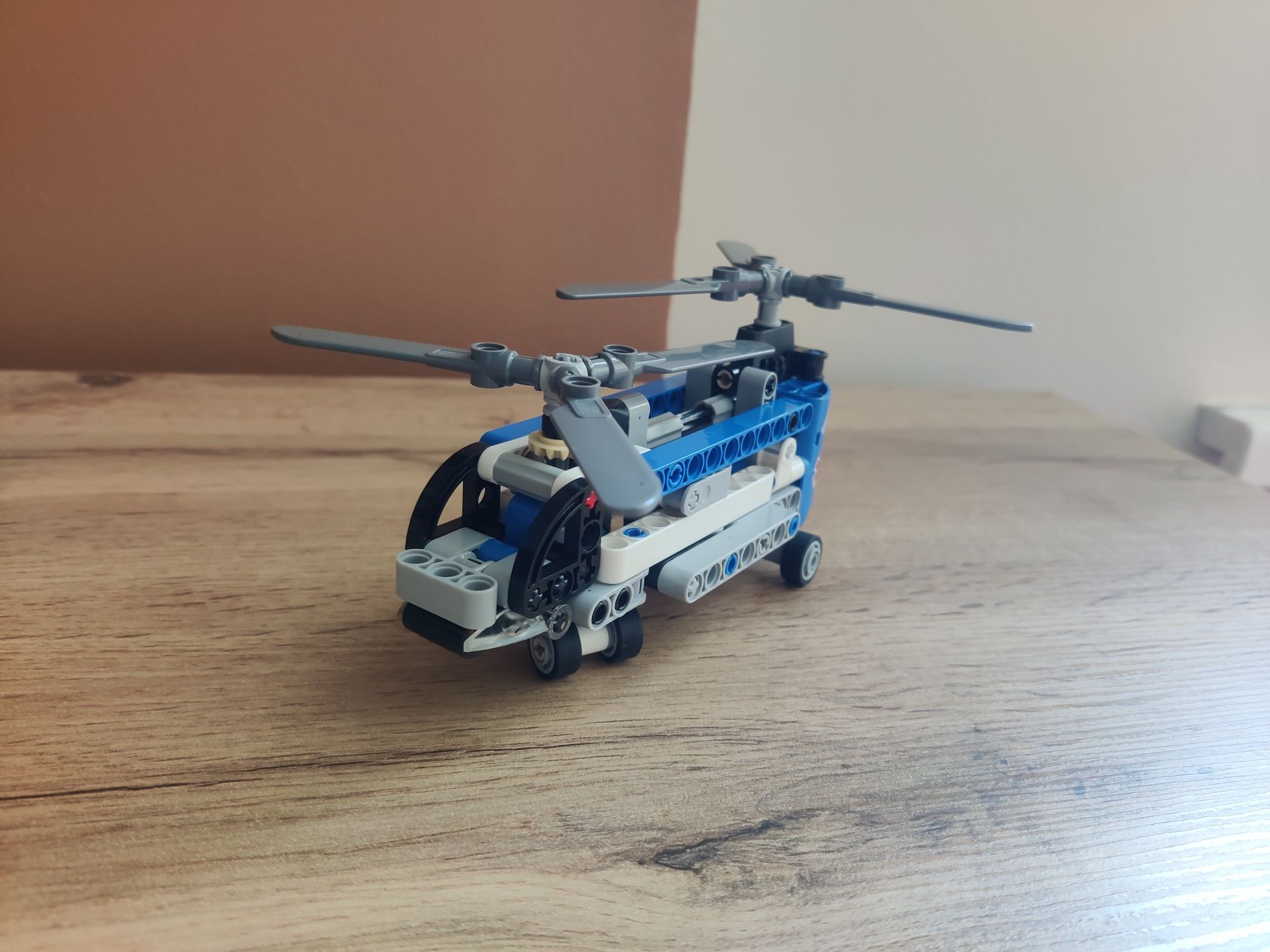 Zestaw Lego 42020