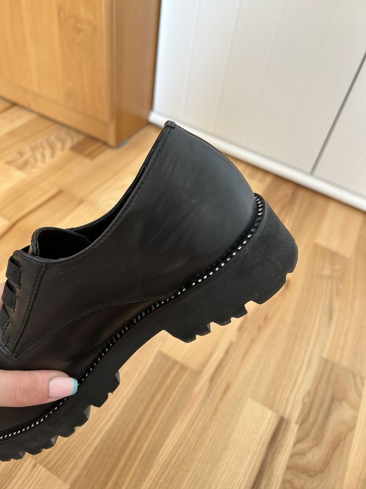 Uncome buty półbuty oksfordy czarne skóra naturalna 40