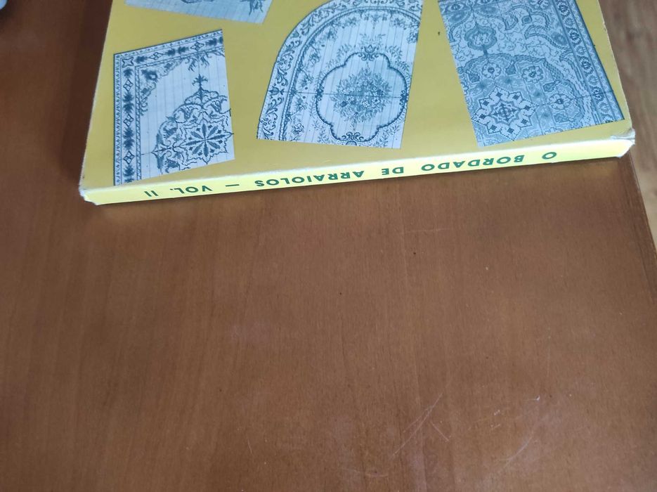 Livros "O Bordado de Arraiolos '