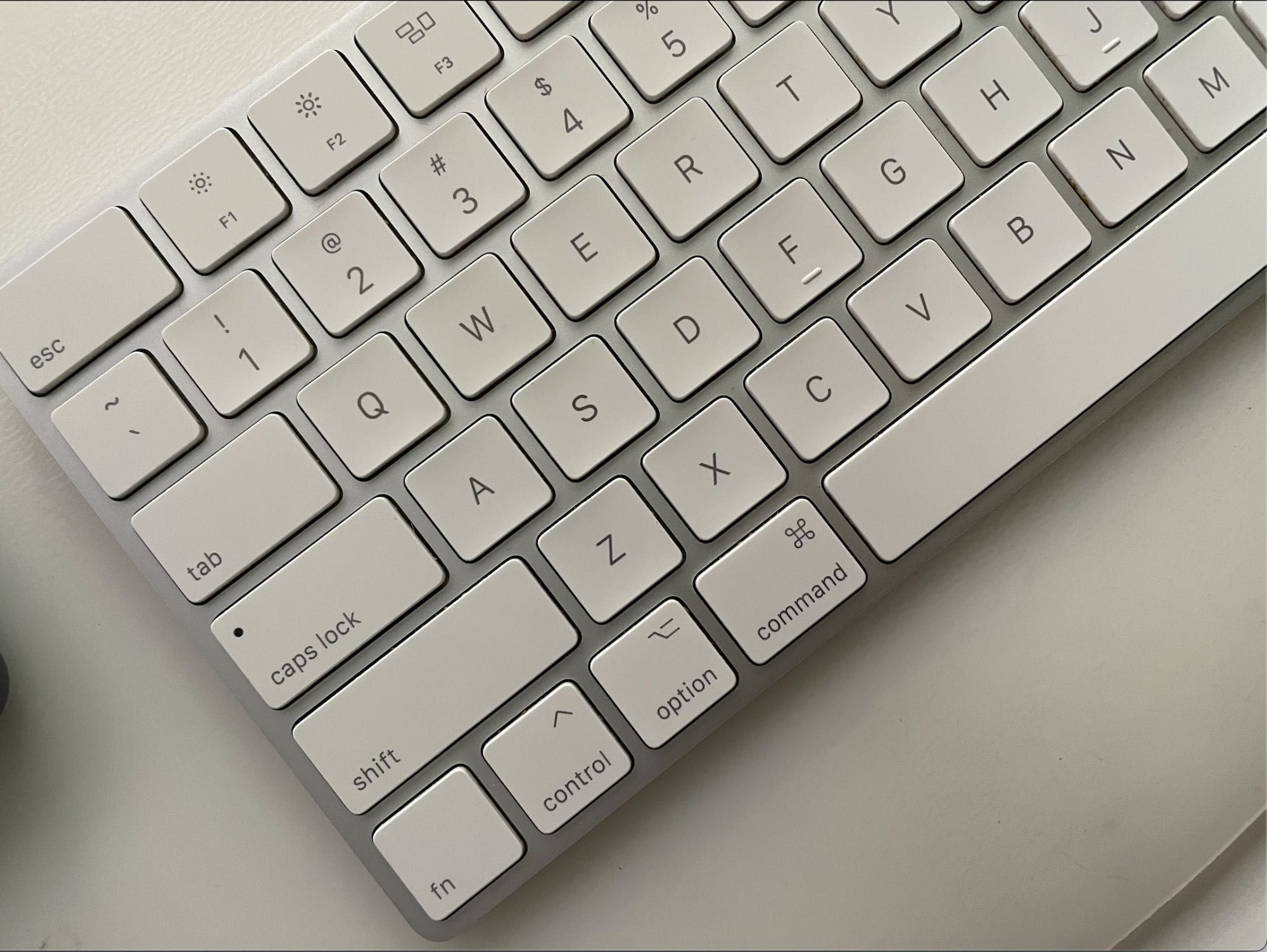 Apple keyboard - klawiatura bezprzewodowa