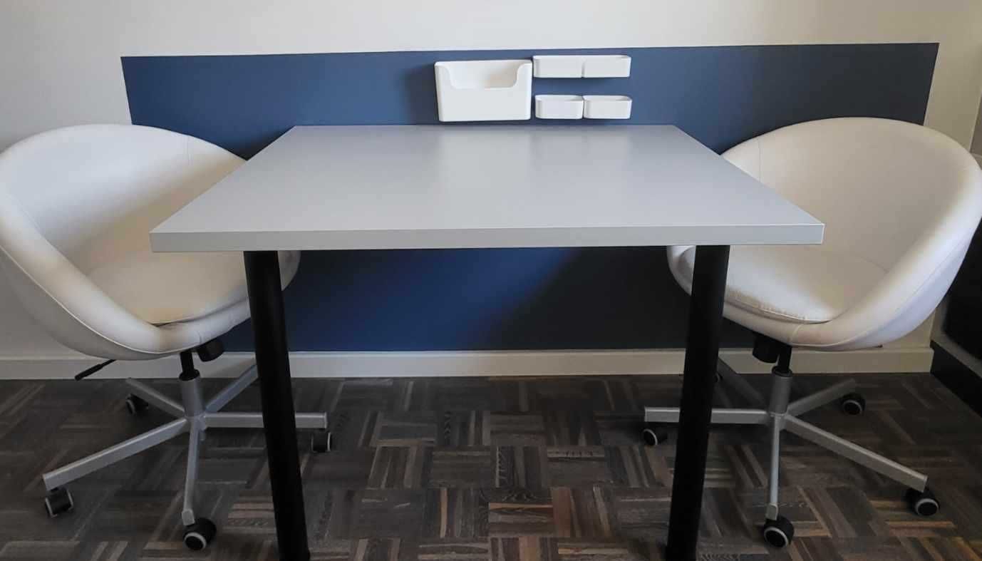 Stół przykręcany do ściany + organizer na ścianę