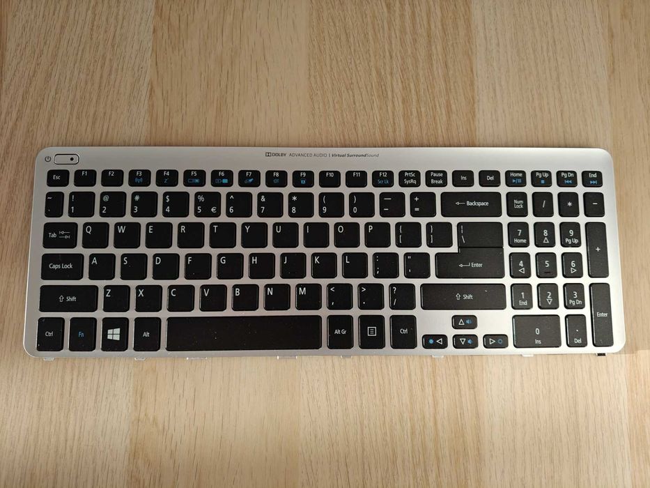 Acer Aspire V5-571 części - klawiatura + bateria