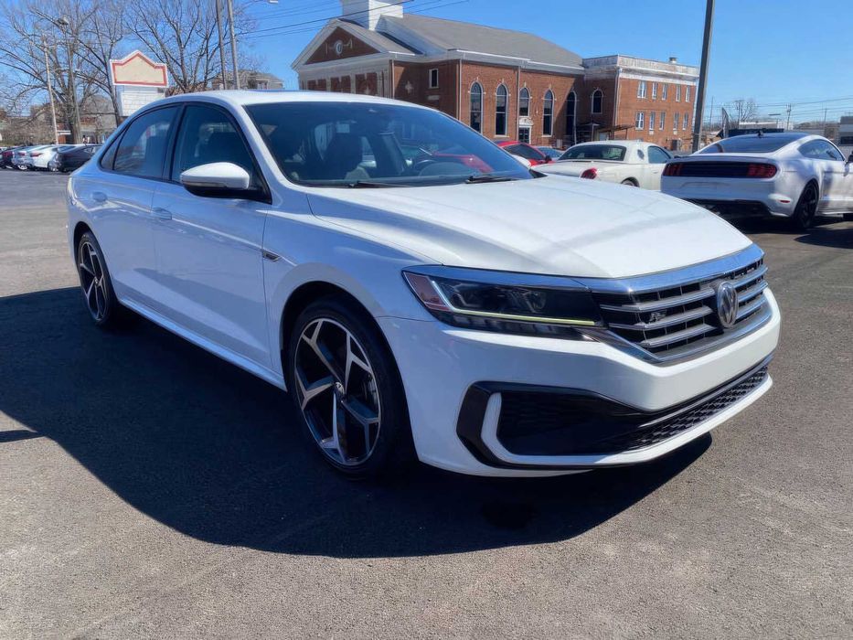 Volkswagen Passat R-Line      2022