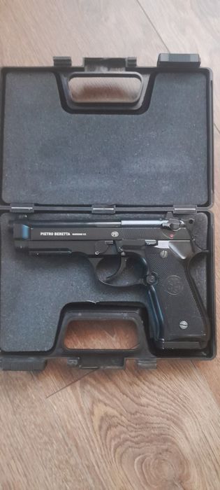 Іграшковий пістолет