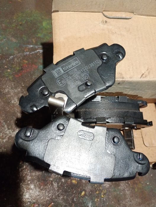 Тормозные колодки задние Зафира Астра