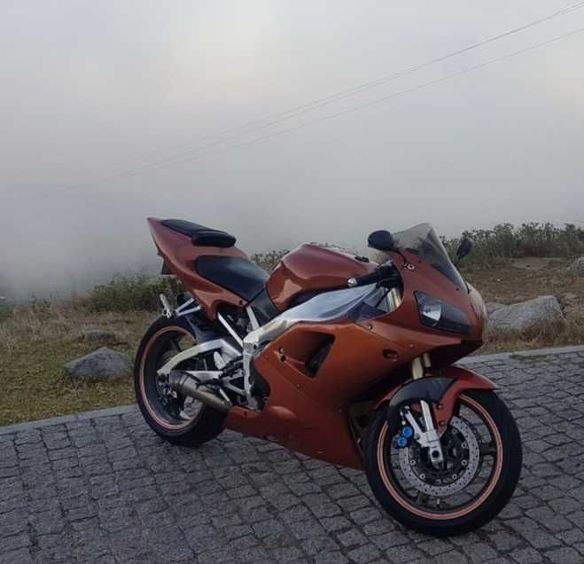 Vendo Yamaha R1 de 99