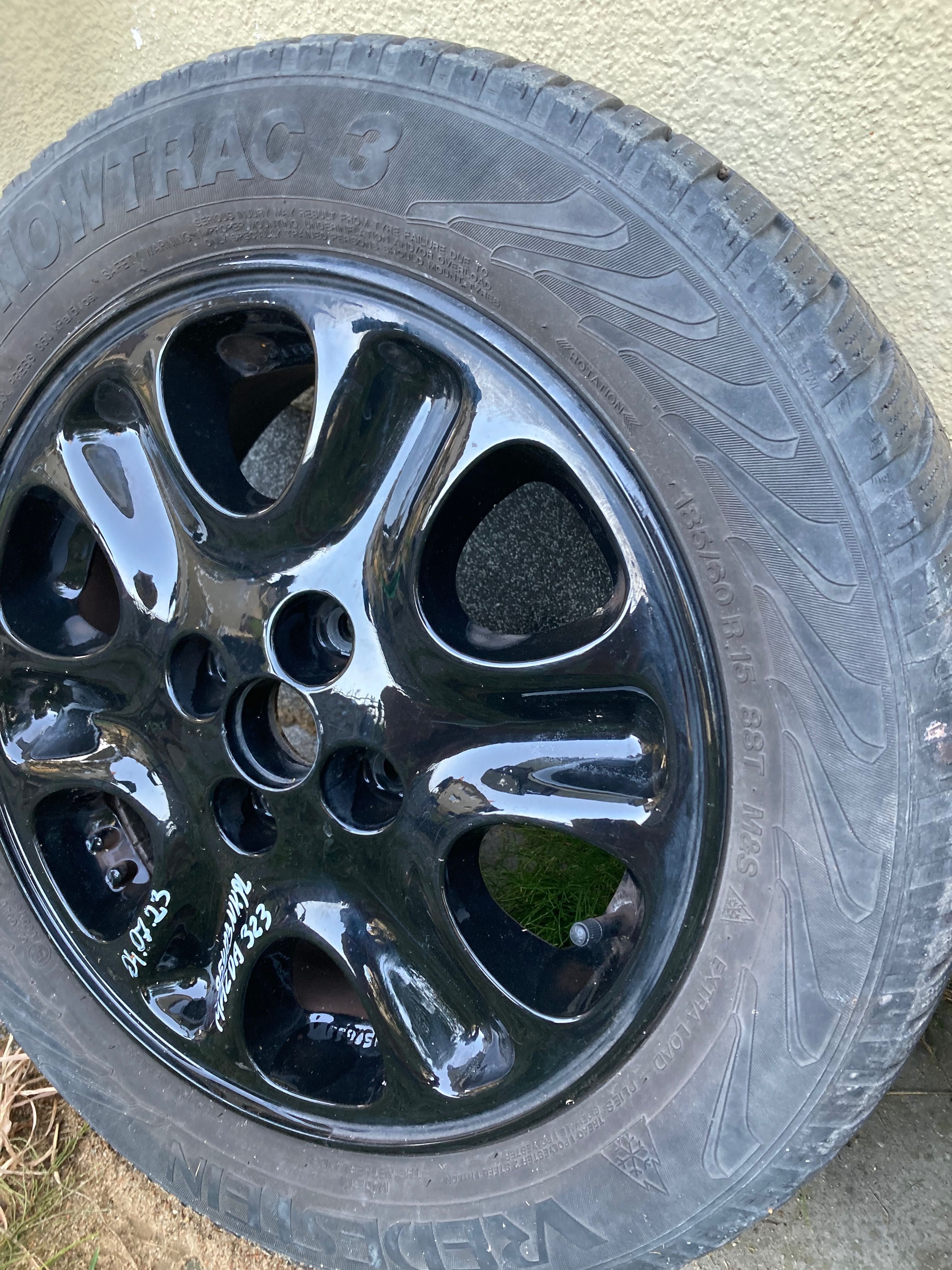 Czarne Alu felgi 15 mazda