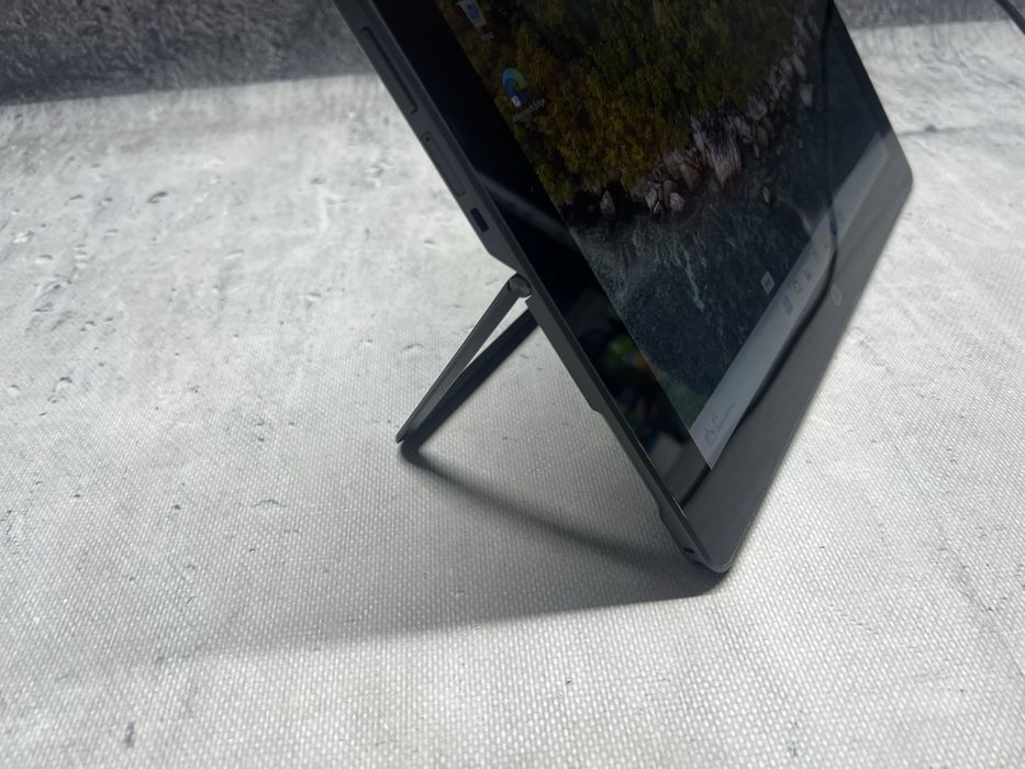 HP Pro X2 / Intel M3-7Y30 / 4GB DDR / 128SSD / 12 FHD Touch / W11