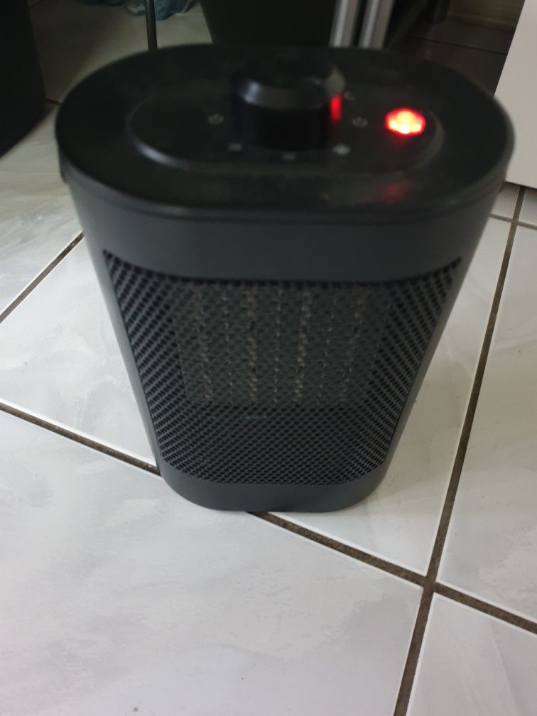 Termowentylator 220-240V, w pełni sprawny. Farelka