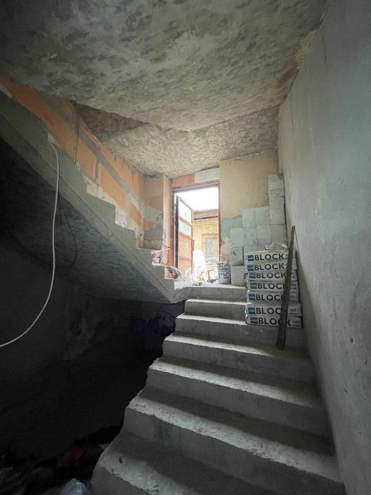 Продаж будинку Пекарська, заготовка під готель, 700м2