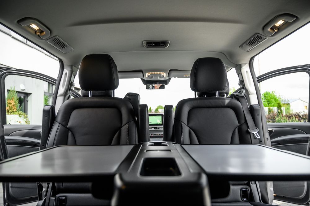 Busdrive.pl Wybajem bus Mercedes V Klasa 2024 extra długa 8 osobowy