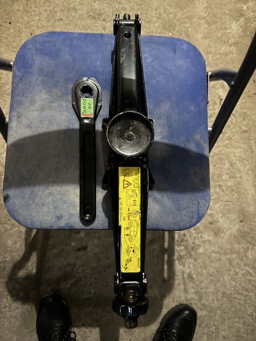 Домкрат до мерседес Віто