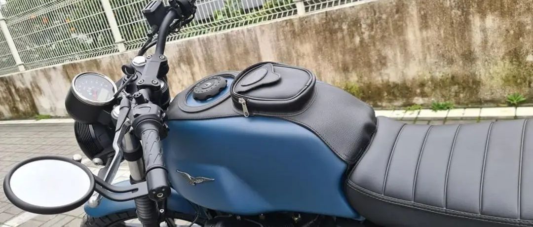 Moto Guzzi v7iii night pack