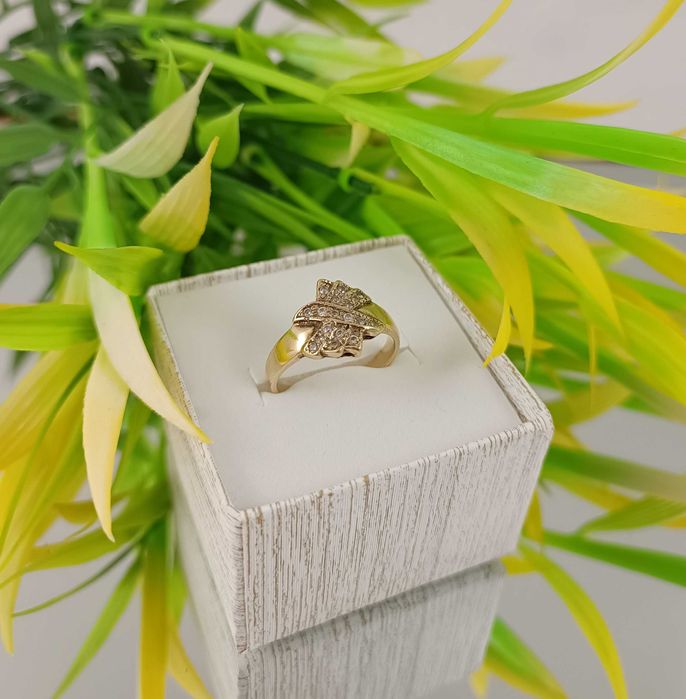 Złoty pierścionek 3,38g 333