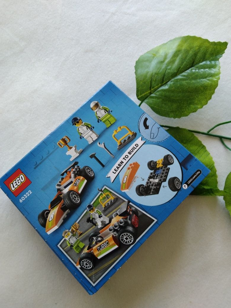 Klocki LEGO City 60322 samochód wyścigowy puzzle mata układanka