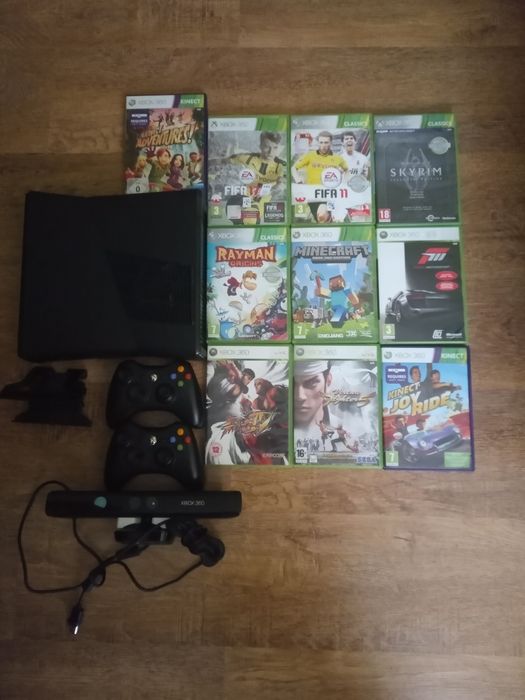 Xbox 360 , 2 pady , czujnik kinekt , 10 gier powiększony dysk pamięci