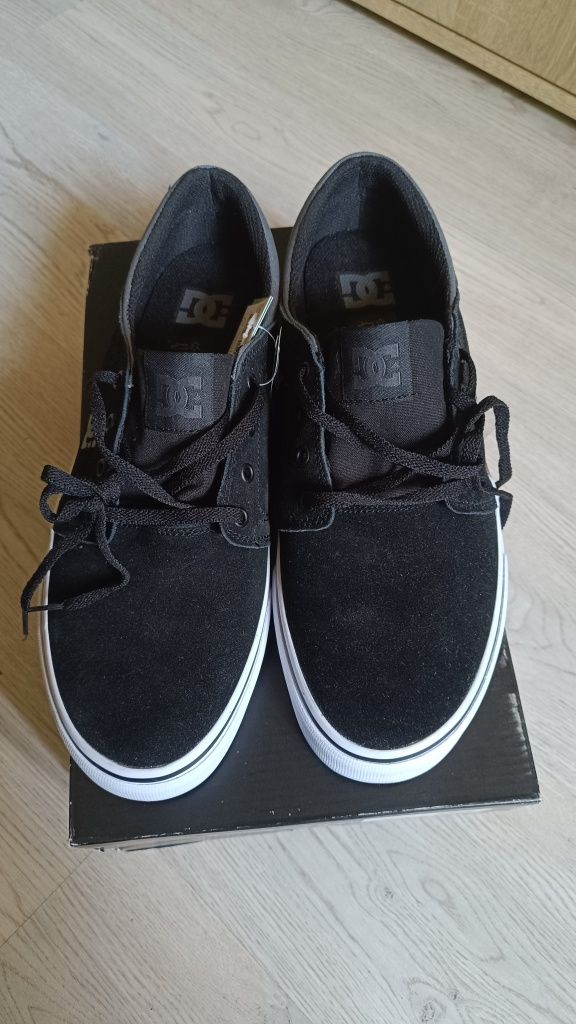 Nowe buty tenisówki skórzane DC r.44,5 29cm skate wake jak vans