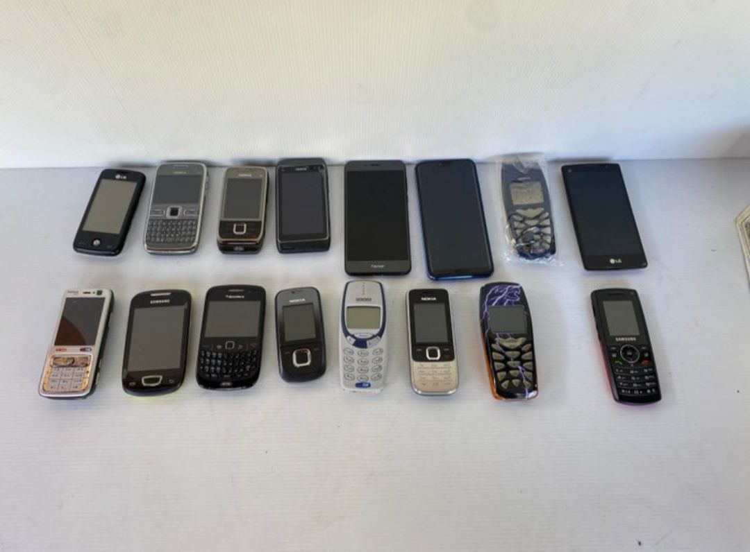 Nokia, Samsung, LG, BlackBerry (15szt)  z oryginalnymi opakowaniami!!!