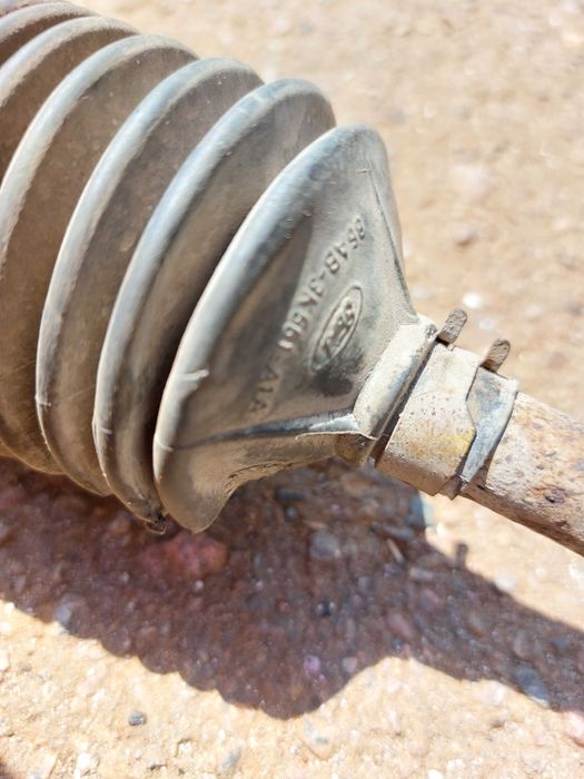 Рейка  Форд ескорт МК4 до 90р рульова рейка  та наконечникі