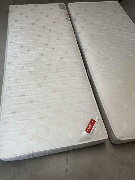 Dwa materace w swietnym stanie