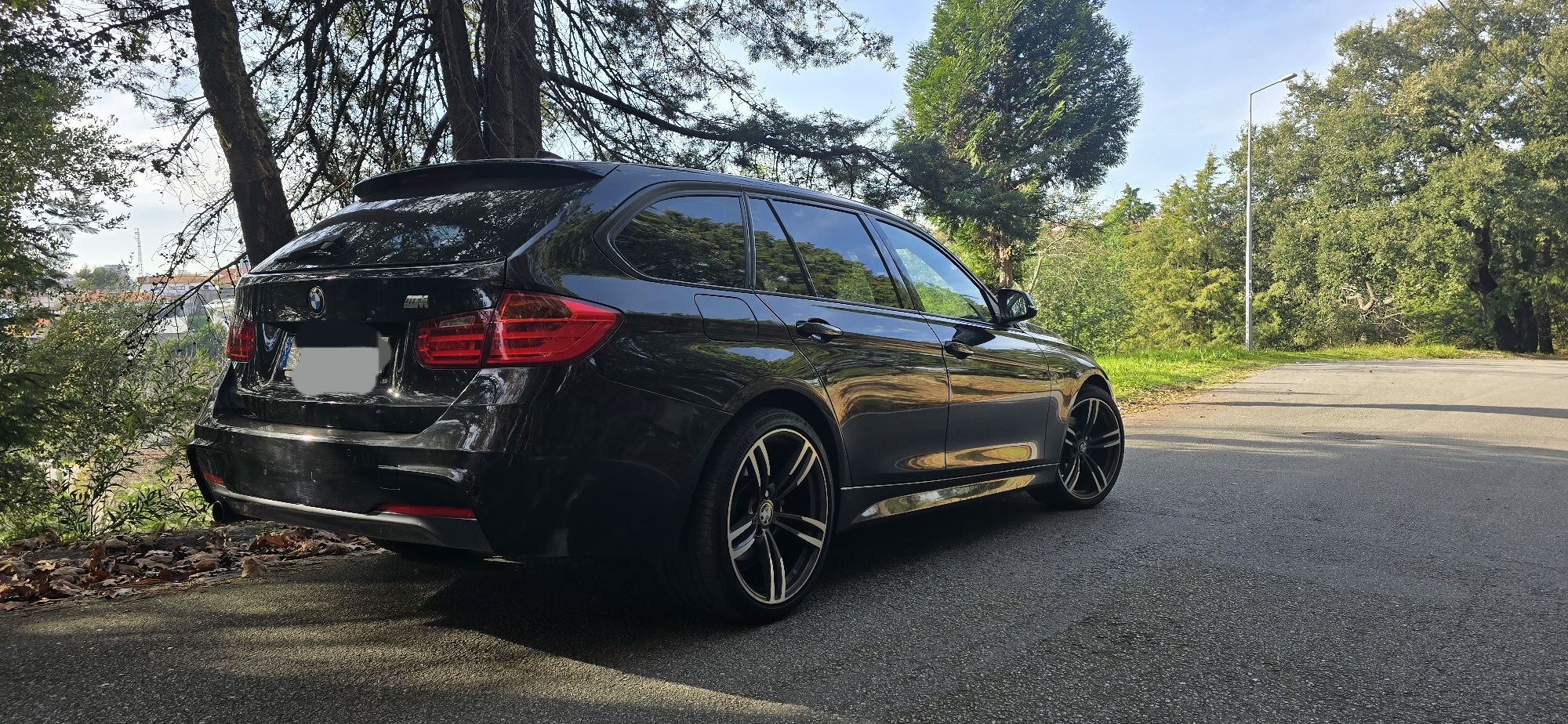 BMW 320d F31 Nacional Pack M (como nova)