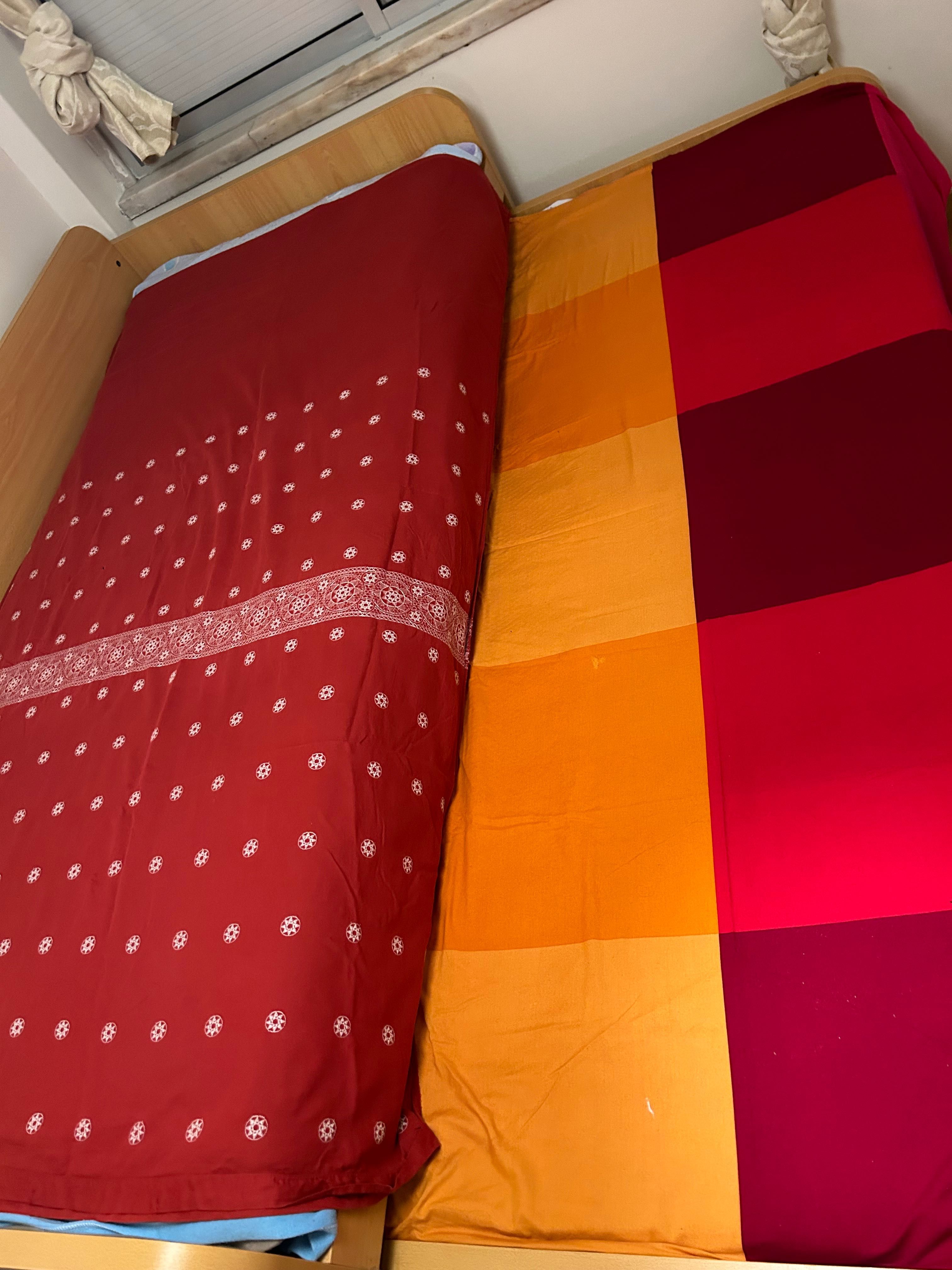 Cama com gavetas