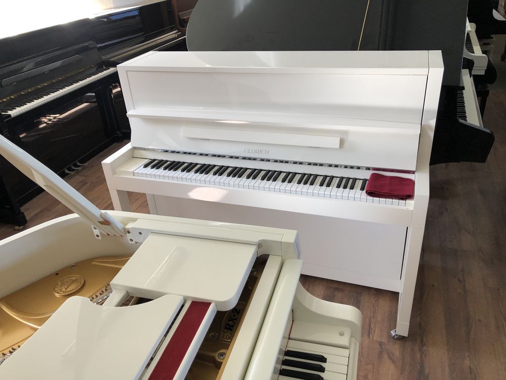 Pianino weinbach biale Petrof czarne od Piano Design