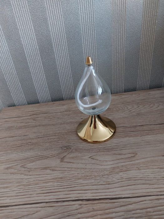 Niewielka lampa naftowa