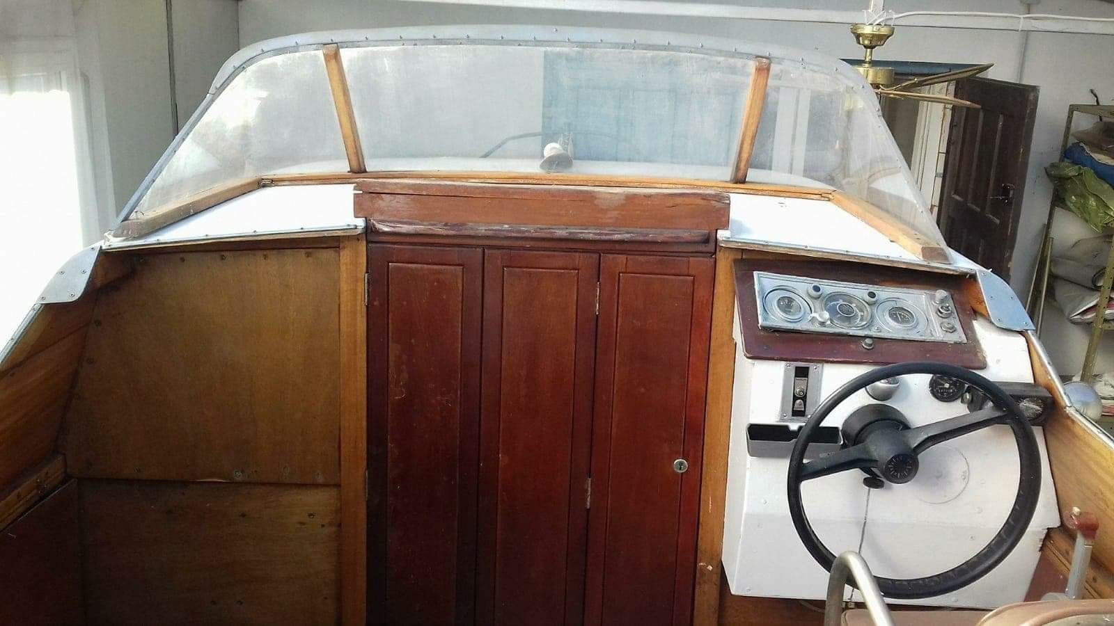 Lodz motorowa kabinowa 1969 roku drewniana plus przyczepa zarejestrowa