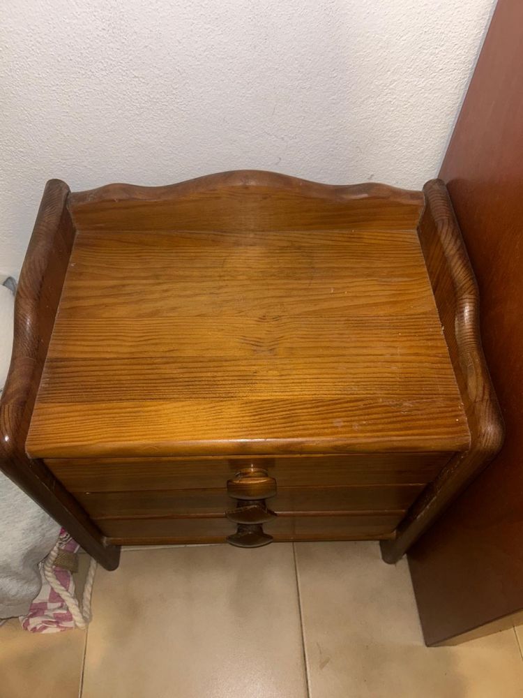 Cama colchao e criados mudos completo